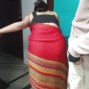 Salu bhabhi kam dhundne gayi aur Malik ne majburi ka uthata fayda