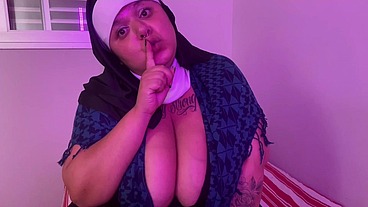 Freira safada colocou o plug no cuzinho e gozou gostoso - Mary Jhuana