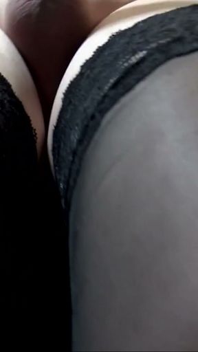 GROOBY.CLUB: BLACK ON WHITE   Clip 1