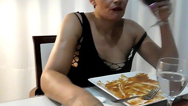 Z B 14 PERLA LOPEZ NINFOMANA, PSICÓLOGA, pasará el fin de semana en su casa entre los ríos, viendo sus películas y masturbándose de maravilla, sorpresa ... sexo duro
