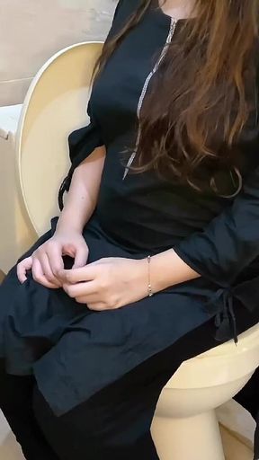 Pakistani Jeju Fuck Her Hot Latina Sali in the Toilet (hindi Audio)