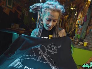 UNBOXING - Pornhub REWARDS 2020 - Anuskatzz unbox her Pornhub present - SFW, ink , tattoo, bodymod