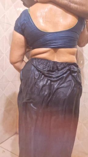 Aunty Bathing in Saree with Husband