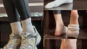 Yulia Strong Legs Are Tired After Her Run (Custom Video)