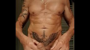 Je pisse dans mon slip avant de me branler, vid&eacute_o compl&egrave_te non flout&eacute_e.