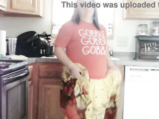 Thanksgiving Mama Bakes Cookies - Remaster