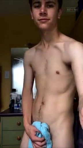Mature Gay: cute big cock tobi fletcher bed cumming bate