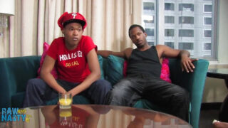 Suihinotto, musta, ilman satulaa, kasvohoito, nuoleminen – nuori amatööri Nick Omni, BBC saa anaaliseksiä ilman satulaa