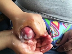 Dogging handjob med min svenska hustru