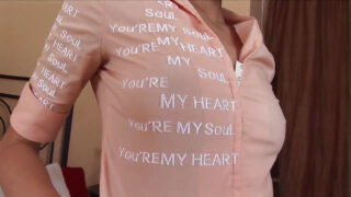 La pelirroja de gran trasero Stephanie Santillan es penetrada analmente por una gran polla