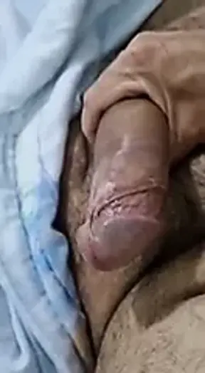 Masturbando mi rico pene.