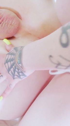 KELLYQUELLXXX - Cute Skylar Adams Fucks Kelly's Ass Hard   Clip 1