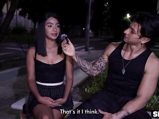 This guy Has The Superlatively good Pick Up Lines