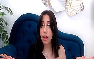 Delicious Brunette Offer A Libertine Performance Live