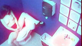 ”Exhibitionist babe masturbates solo”