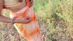 Desi Bhabhi Fucked While Working in the Field