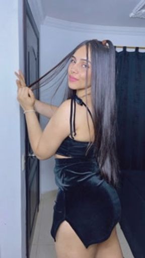 Horny 18 year old Instagramer gets fucked with a 50 centimeter cock homemade porn