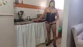 La Conoc&iacute_ En El Bar Ahora Es Mi Empleada Puta Le Pago Por Hacer Los Oficios En Cors&eacute_ Medias Veladas Y Tacones Le Encanta Sentirse Zorra Y Dejarse Manosear!! FULL ON XRED/SHEER 3