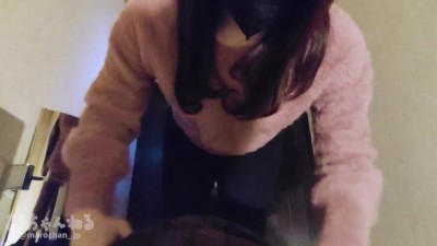 小柄美女が宅飲みトイレで激烈騎乗位！腰振り生ハメで奥突き中出しセックスシーン