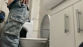 Huge ass blonde girl toilet sittingg