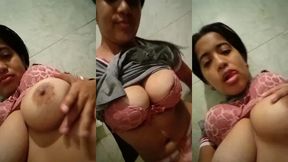 quiero jugar con tu pene entre mis tetas