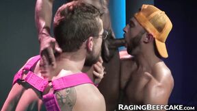 Interracial threeway going wild at the strip club