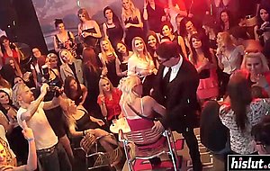 Girls at the party decided to fuck