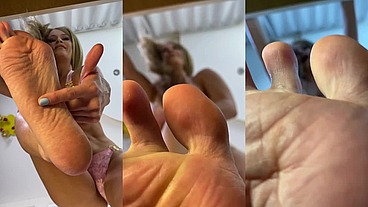 Slave, lick my feet