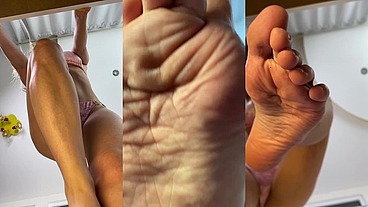 Slave, lick my feet