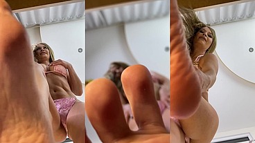 Slave, lick my feet