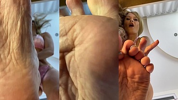 Slave, lick my feet