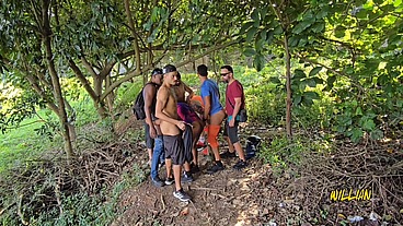 Fui fazer trilha e acabei em uma suruba no mato