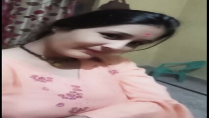 Beautiful & Hot Boudi Bhabhi Showing Her Naked Figure To Her Lover