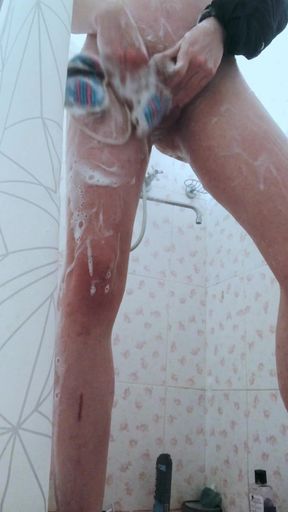 A Twink Shows off His Body in the Bathroom