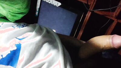 BIG COCK OF YOUNG MAN ENDS UP CUMMING IN SPURTS