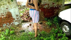 जंगल घूमने आई बड़े स्तनों वाली ताई के साथ सार्वजनिक कार में सेक्स