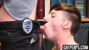 Security guard caught himself a adorable twink perp to bareback