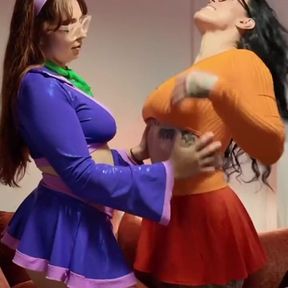 Daphne and Velma Mystery Lesbian Dildo Bang