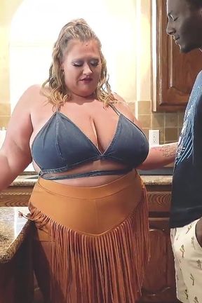 Veronica Jasmine Gets the Job Done with Mrblvckrose