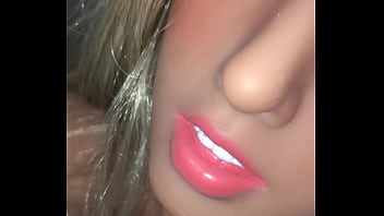 Fiquei sozinha c&aacute_ loira sacada da minha inteada ( sex toy ) ( sex doll )