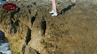 Bain de soleil nue à Cassis