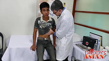 Asian twink barebacks with mature deviant in doctors office