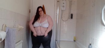 SSBBW BBW wears leather leggings and thong
