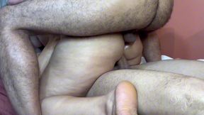 esposa vadia contrata massagista e trai corno policial que pega os dois no flagra