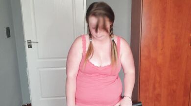 Chubby girl screams while vacuuming her overflowing cunt