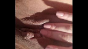 Putita tocandose la conchita