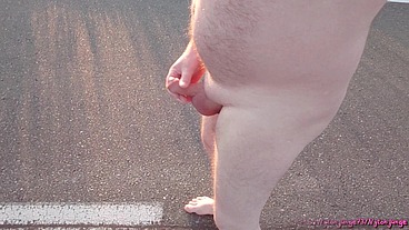 Exhibitionist am frühen Morgen