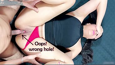 Ouch stop please! - You put it in the wrong hole, that'_s not my pussy, idiot...