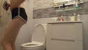 QUICK TOILET OF MY LESBIAN!MP4