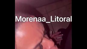 Tomando leite do macho pentelhudo